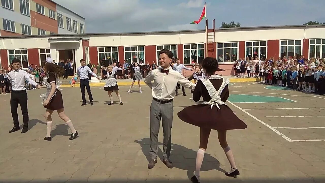 4 школа осиповичи. Урицкая школа. сарыколь школа урицкая. урицкая школа (предвоенная)..