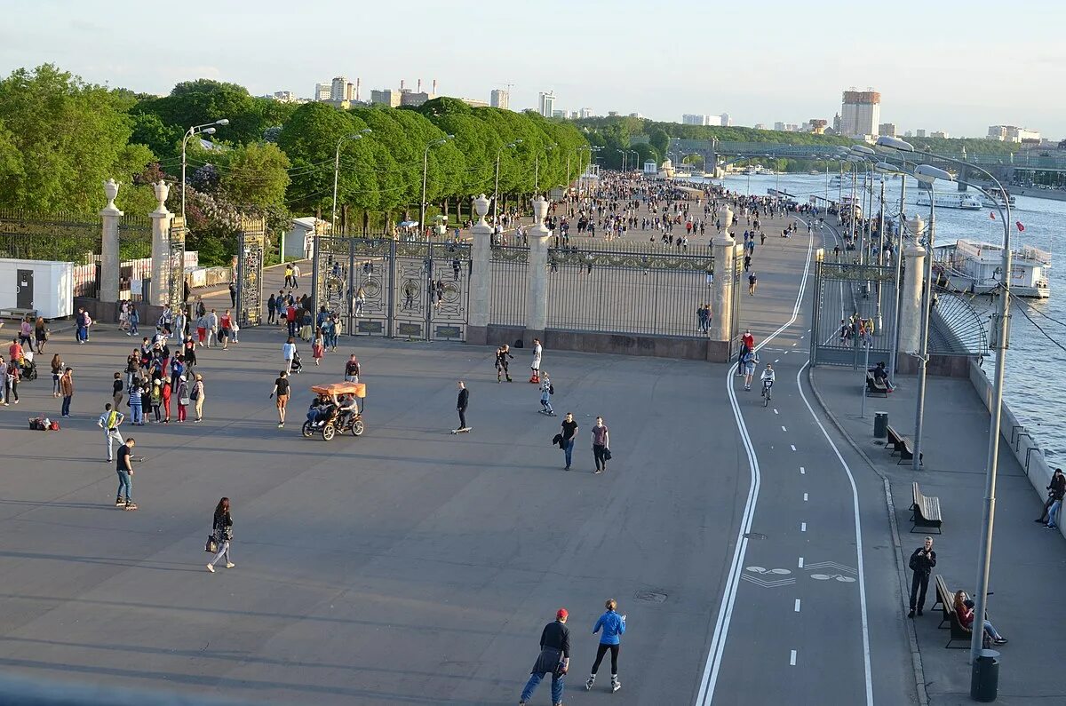 Парк горького камеры. Парк Горького Москва. Парк Горького Москва сейчас. Парк Горького Москва 2008 год. Парк Горького Москва 2023.