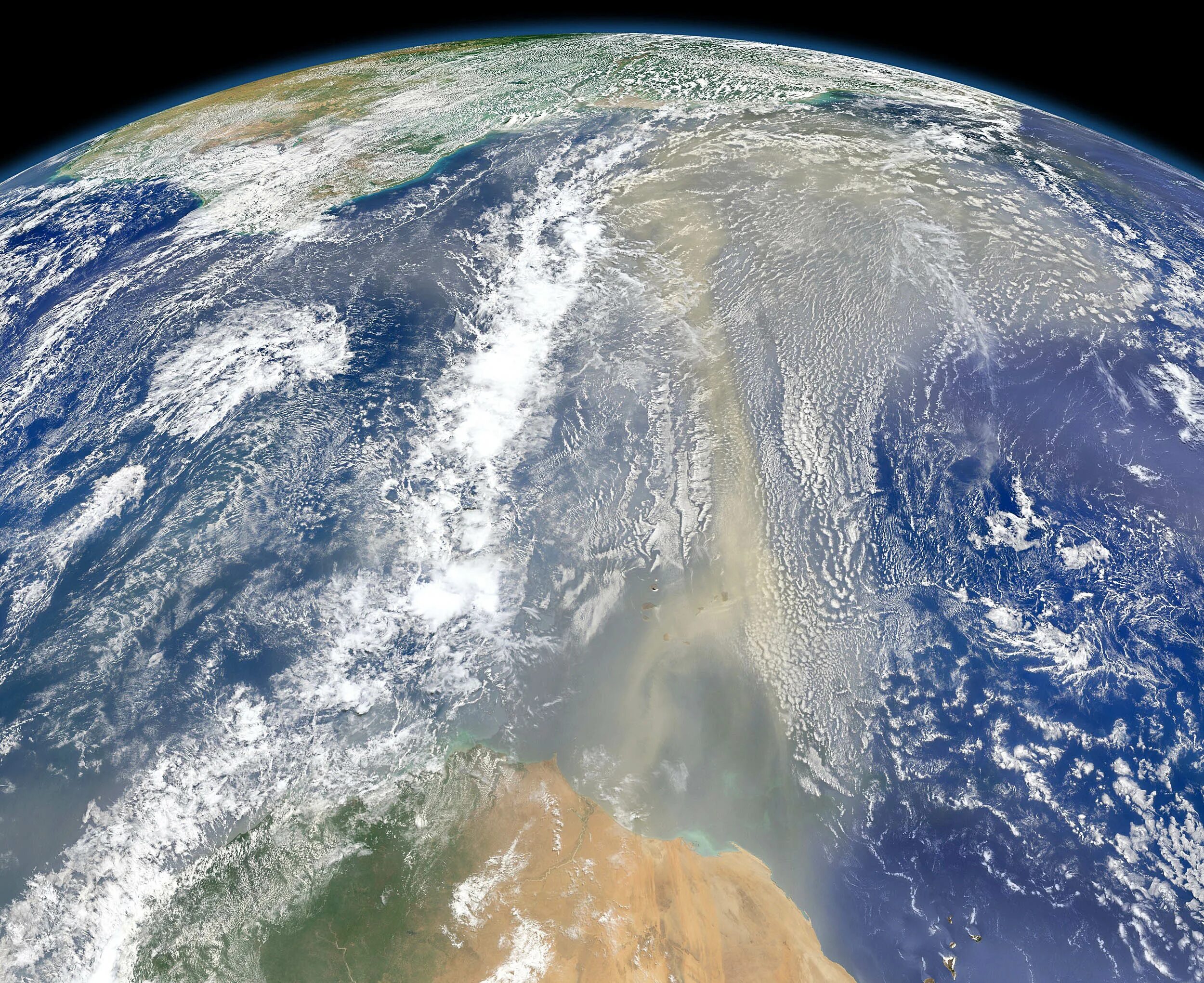 Снимки из космоса в реальном времени высокого. Снимки земли НАСА из космоса. NASA снимки со спутника NASA. Снимок земли со спутника НАСА. О земле и космосе.