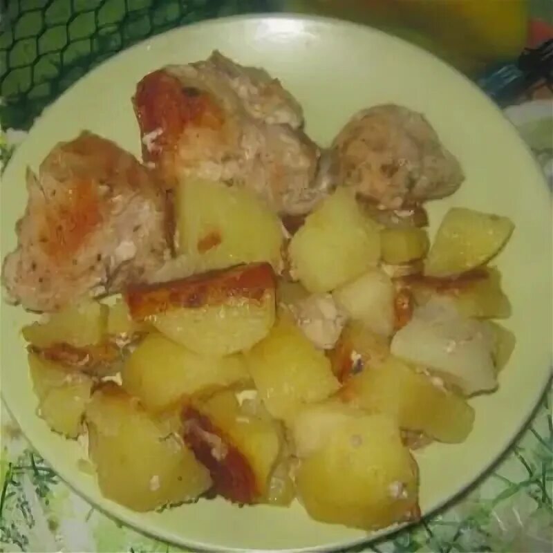 Картошка с филе курицы в мультиварке. Куриное филе с картошкой в мультиварке. жареная картошка с куриным филе. тушёная картошка с куриным филе в мультиварке. филе курицы с картошкой в мультиварке.