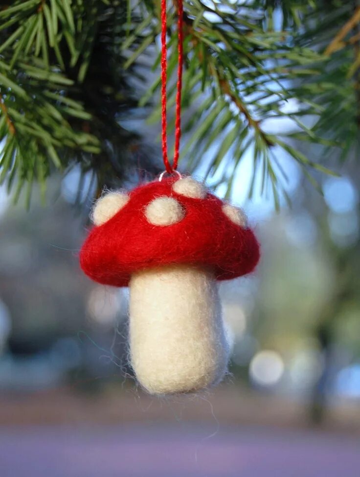 поделки из шерсти на новый год. поделки из шерсти на новый год. новогодние игрушки из шерсти сухое валяние. поделки из шерсти на новый год. валяные елочные игрушки из шерсти.