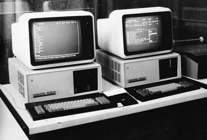 Техника 1 поколения. ЭВМ «Elliot-803».