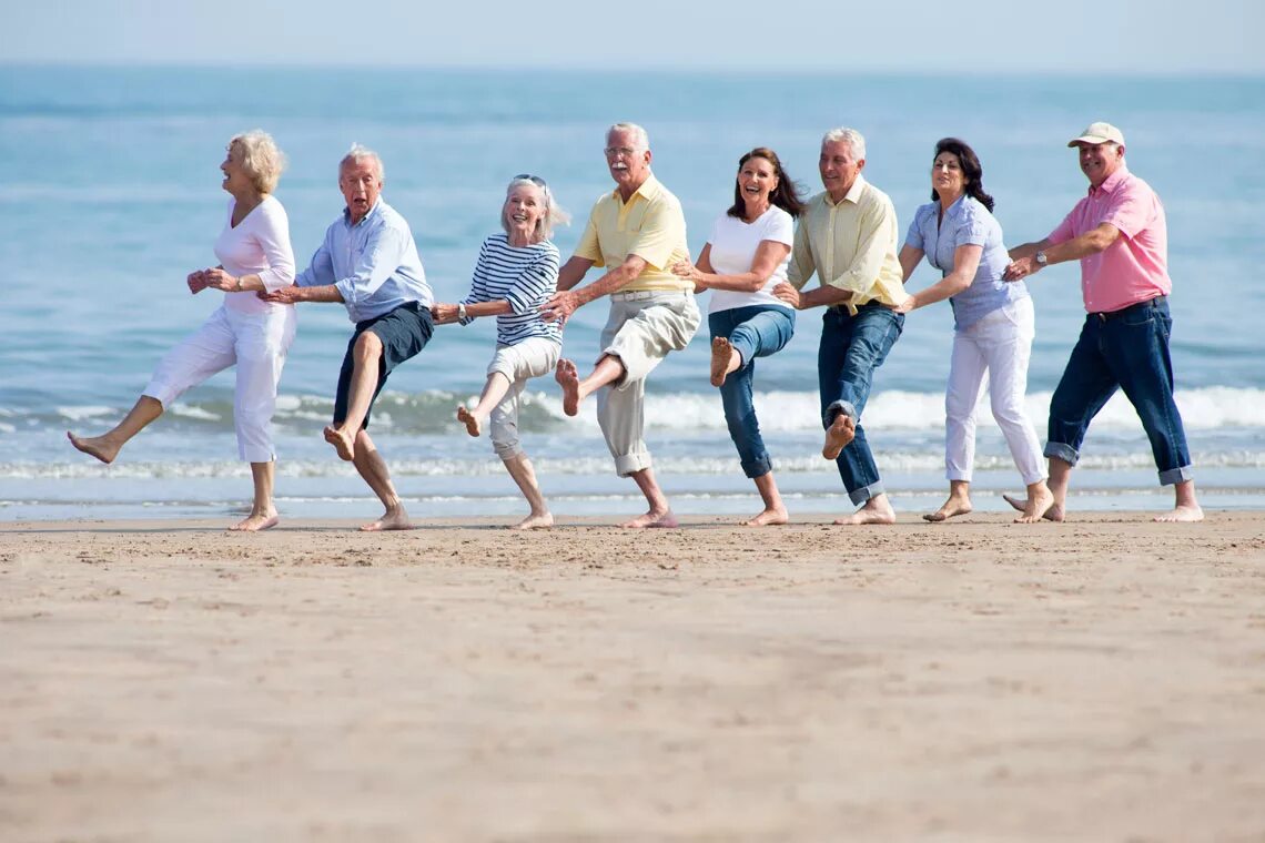 Группы в зрелом возрасте. Baby Boomers поколение. Счастливые пенсионеры. Активный и здоровый образ жизни. Счастливые пожилые люди.