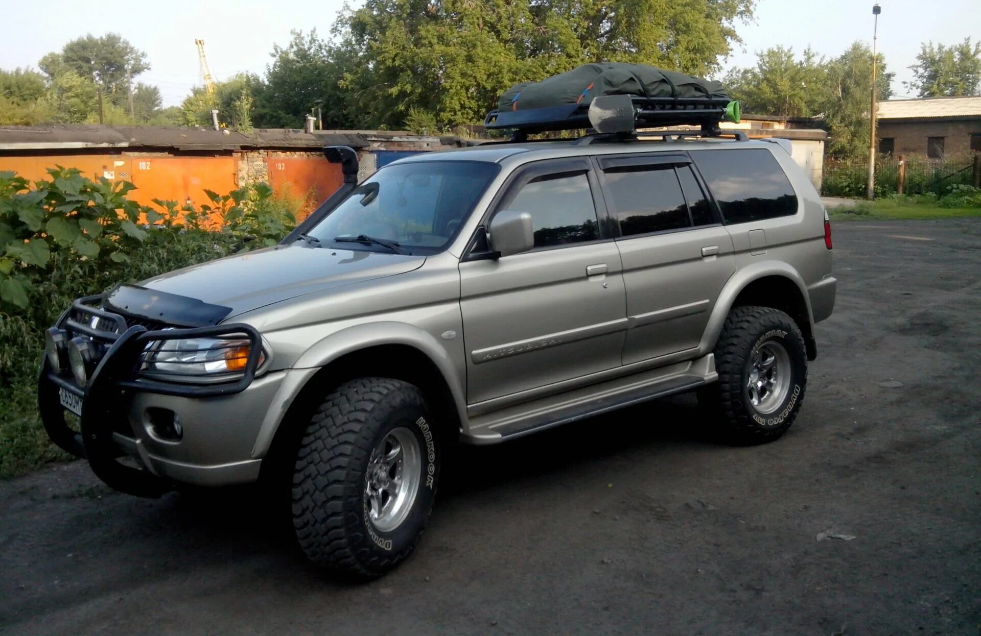 1 монтеро. Митсубиси монтеро спорт 1. митсубиси паджеро спорт 2006. обвес на mitsubishi pajero sport 1. митсубиси монтеро спорт 2006.