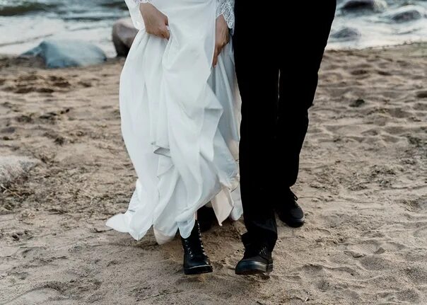 Couples feet. Couple Wedding Beach. Couple Wedding foot Walking.