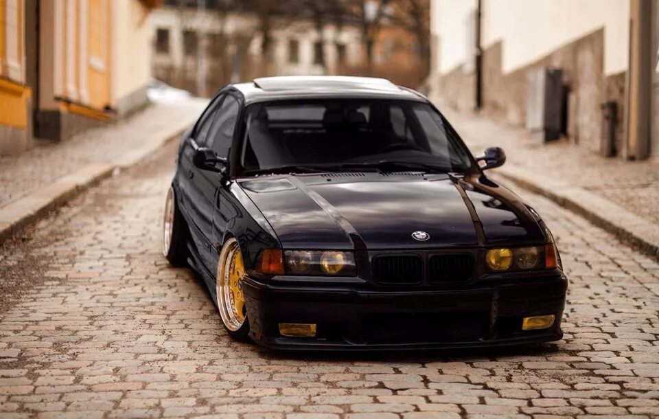 Tuning 36. BMW e36 sedan. BMW e36 Yellow. BMW e36 Tuning. БМВ е36 черная.