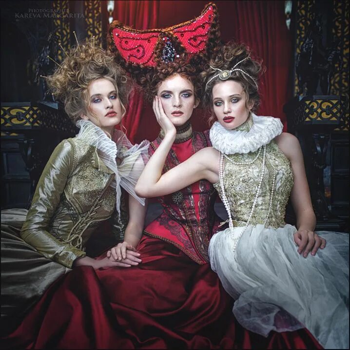 Австралийская фотохудожница алексия синклер. Рококо фотосессия мария антуанетта. Девушка в стиле барокко. Прическа фонтанж барокко. Женщина в платье в стиле барокко.