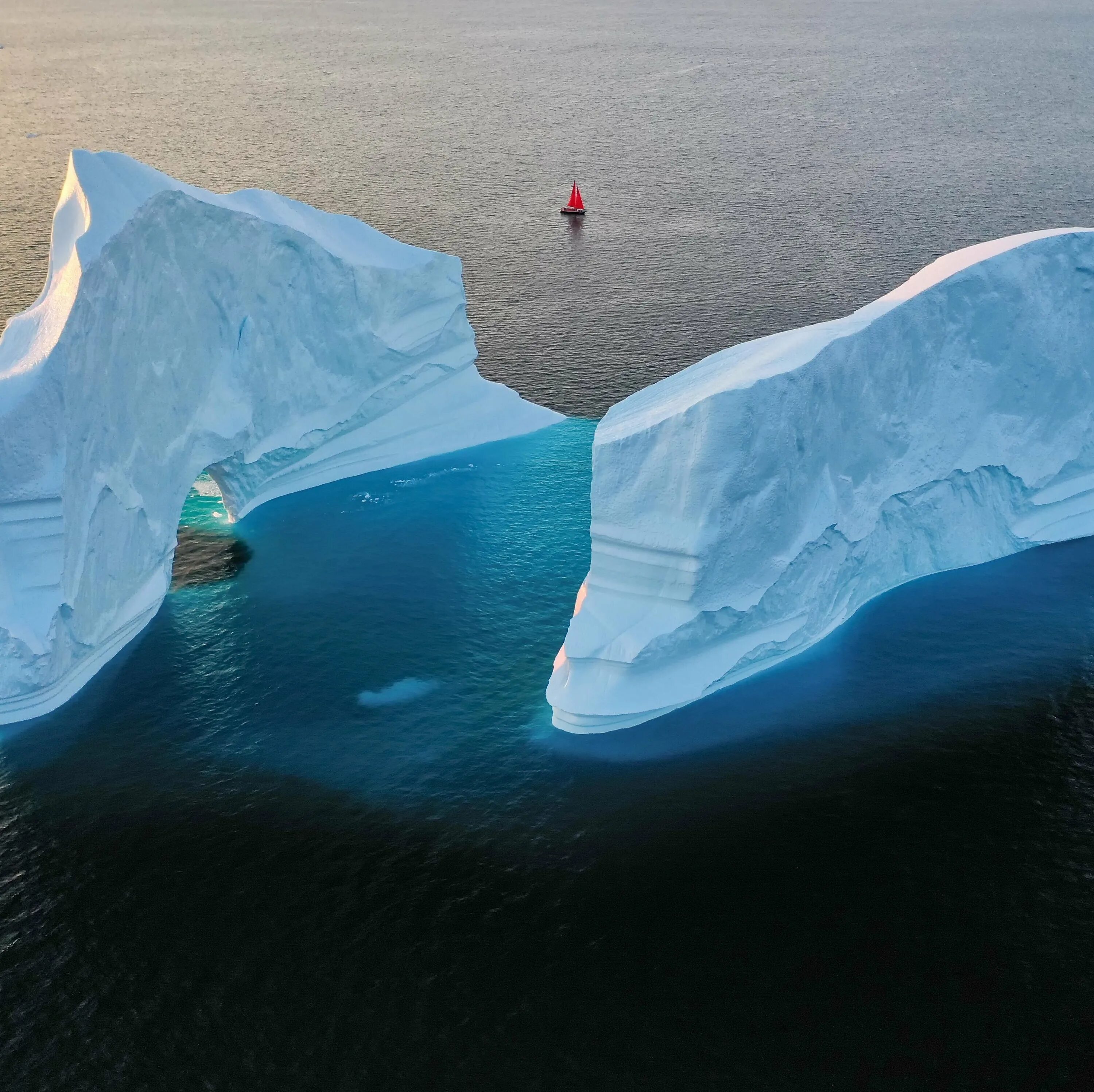 Таяние льдов мирового океана. Антарктида таяние ледников 2020. Таяние ледников в Гренландии 2021. Таяние ледников в Гренландии. Ледники Гренландии 2021 таяние.