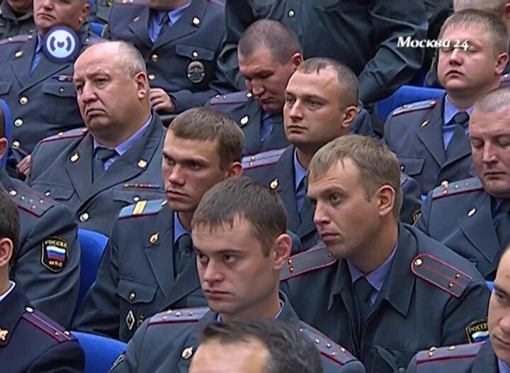 Повышение зарплаты полиции последние. Зп в полиции. оклад полицейского ппс. зп работников полиции. полиция мвд зарплата.