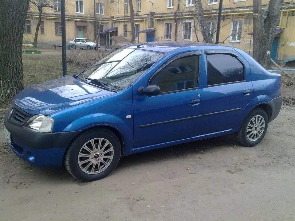 Литые диски 15 на рено логан 2. Синий логан 1. рено логан 1 1.6 2008 года. рено логан 2008 с литьем. рено логан 1 синий на литье.