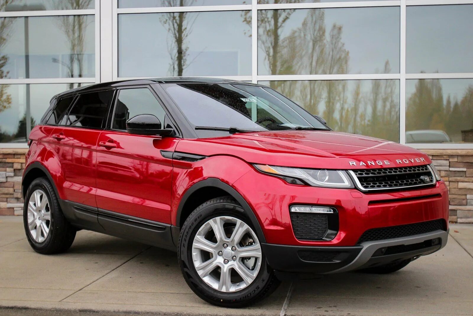 Range rover evoque двигателя. Рендж ровер эвок. land rover evoque 2018. range rover evoque 2018. ленд ровер range rover evoque.