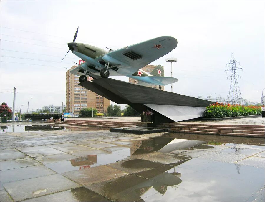 Самолёт-штурмовик ил-2 в самаре. Ил-2 самара памятник. Фото самолета самара. Ил-2 самара памятник. Фото самолета самара.