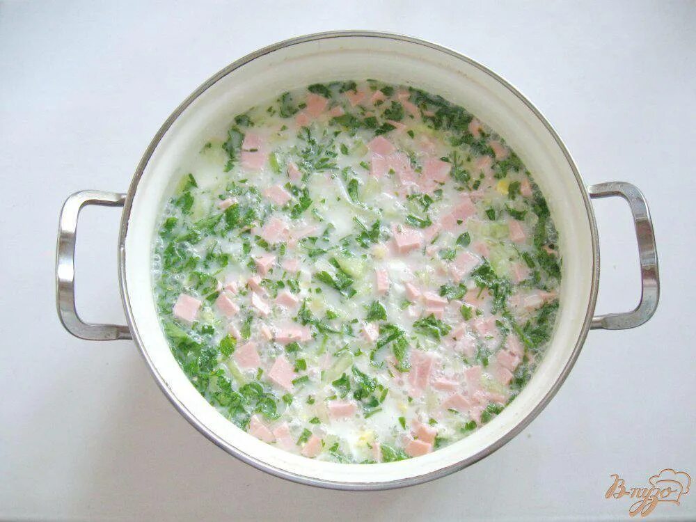 Окрошка без колбасы и картошки. Окрошка рецепт классическая с колбасой. Окрошка с колбасой. Окрошка рецепт классическая с колбасой без картошки. Окрошка да картошка.
