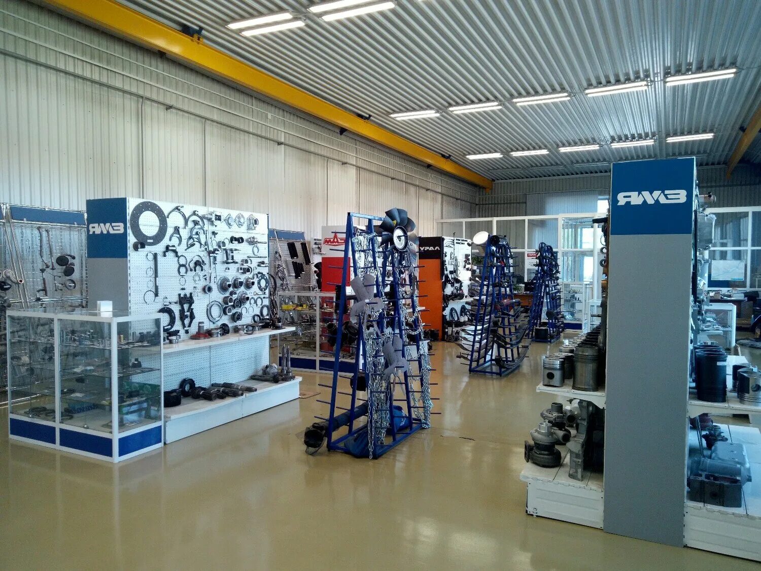 автомагазины грузовых запчастей. авто магазин автозапчастей для грузовиков. магазин парус бишкек. автодрайв магазин автозапчастей. магазин запчастей рядом.