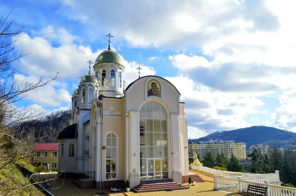 храм в дагомысе. дагомыс храм казанской божьей матери. храм иконы божией матери казанская в дагомысе.