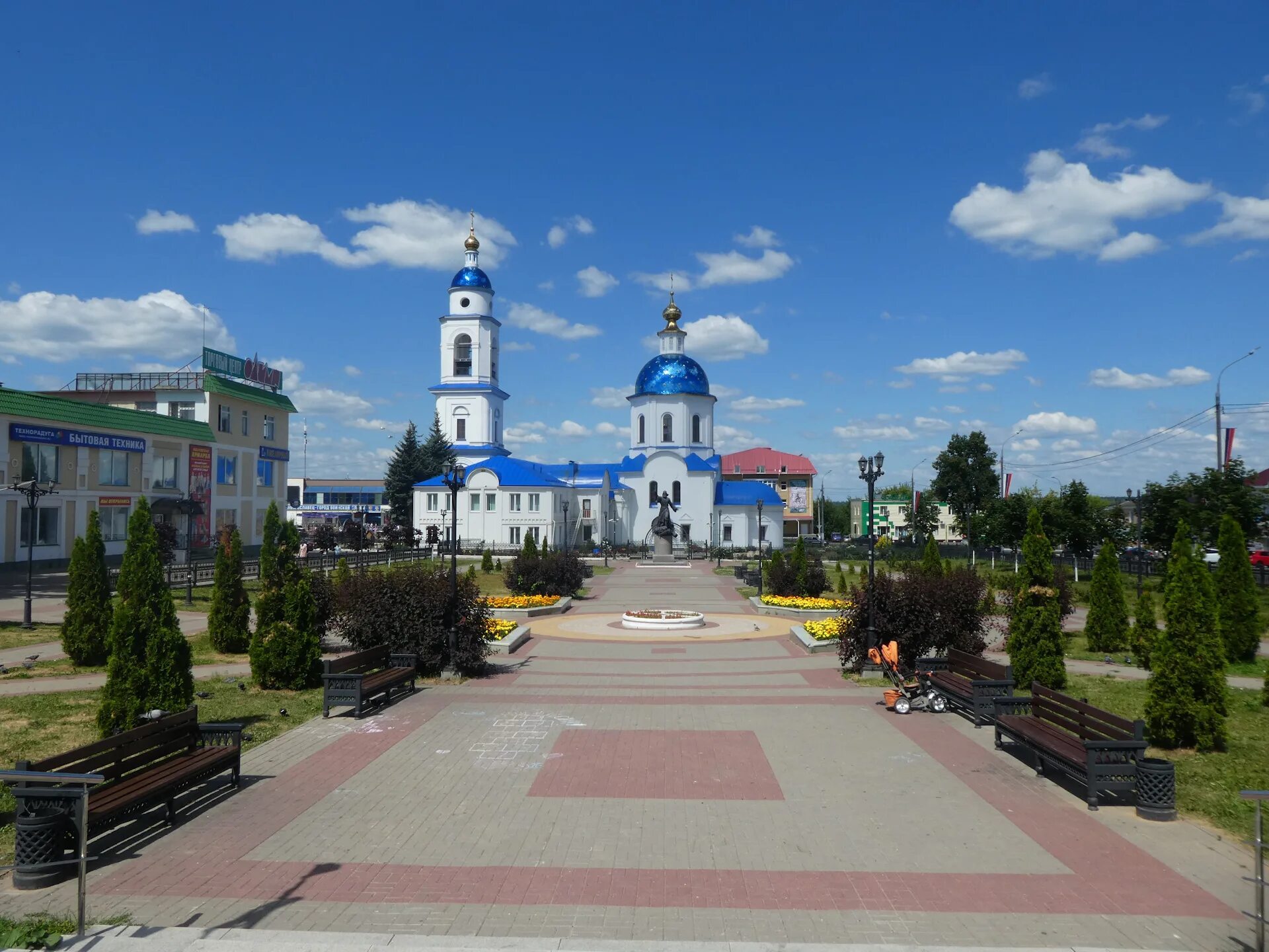 Малоярославец азарово. Казанский храм малоярославец. малый ярославец калужская область. храм архангела михаила малоярославец. малоярославец кремль.
