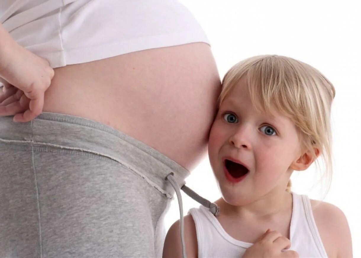 2 беременность шевеления. Малыш беременность.