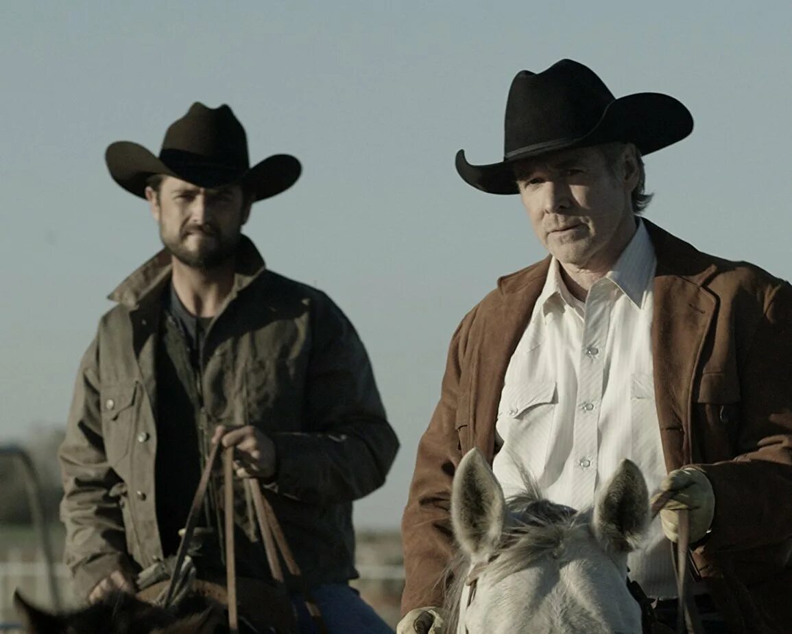 Искатели фильм 1956 джон уэйн. Лесоруб фильм 1985. Том беренджер ковбойская рапсодия. Фильм про ковбоях сша. Murder at yellowstone city 2022.