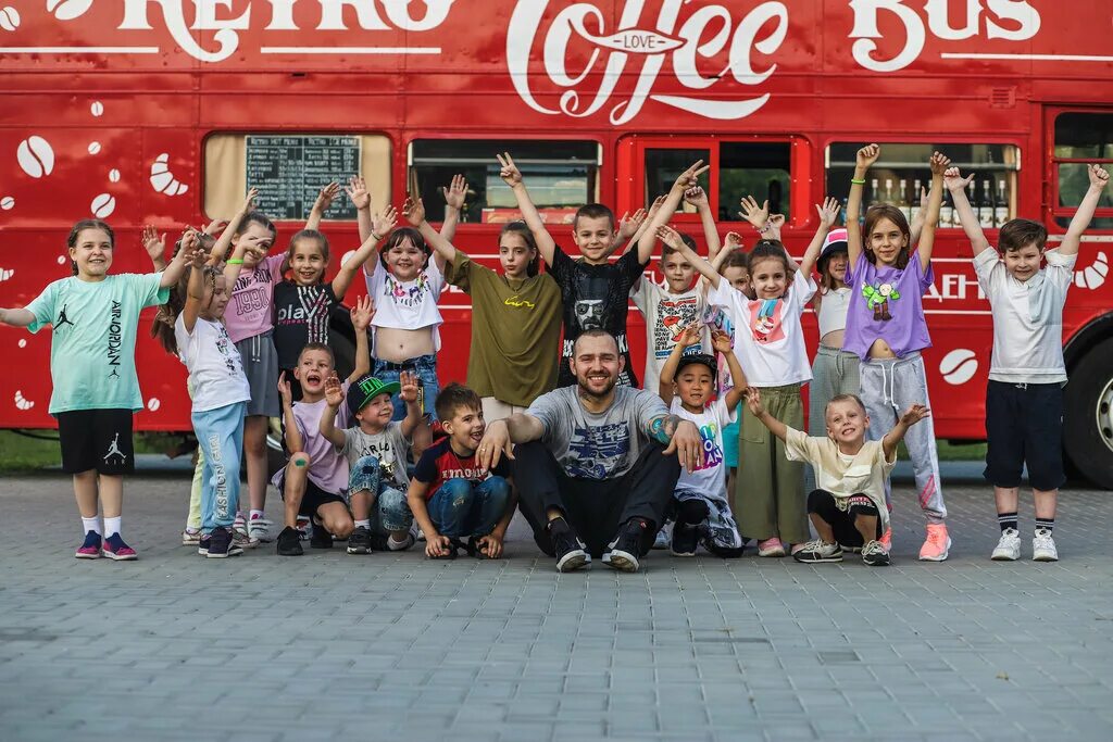 My community. Ростов танцы комьюнити. Школа танцев новая волна. Новаторов 2 ростов-на-дону. My community танцевальная студия батайск.