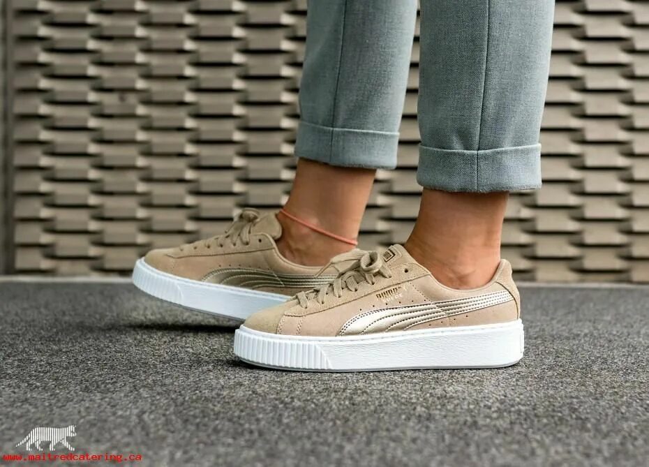 Кроссовки пума женские оригинал купить. Кроссовки Puma Safari. Puma Suede female. Puma Suede High. Кеды женские Puma tori SD.