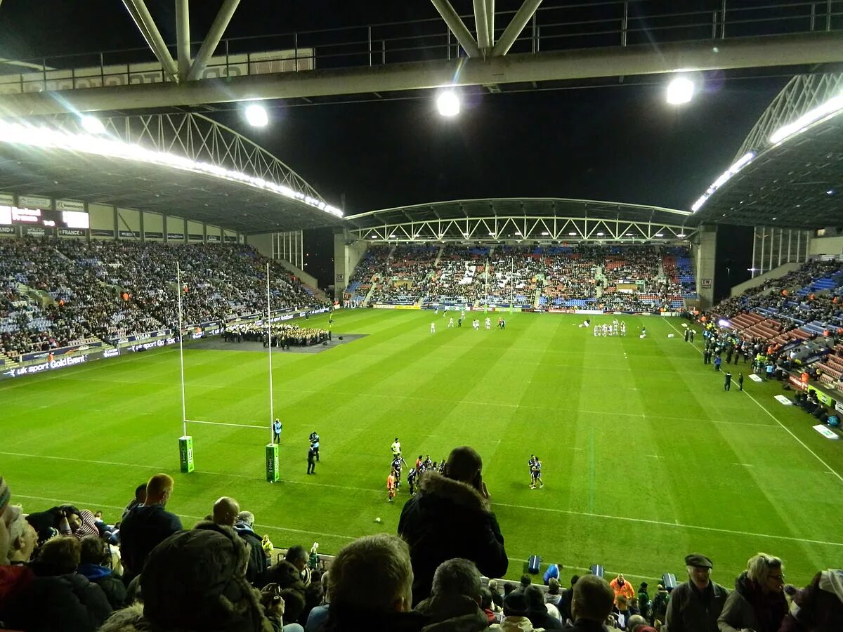 Ди дабл ю. Стадион: ди дабл ю, уиган. стадион уиган. dw stadium. m kirklees stadium.