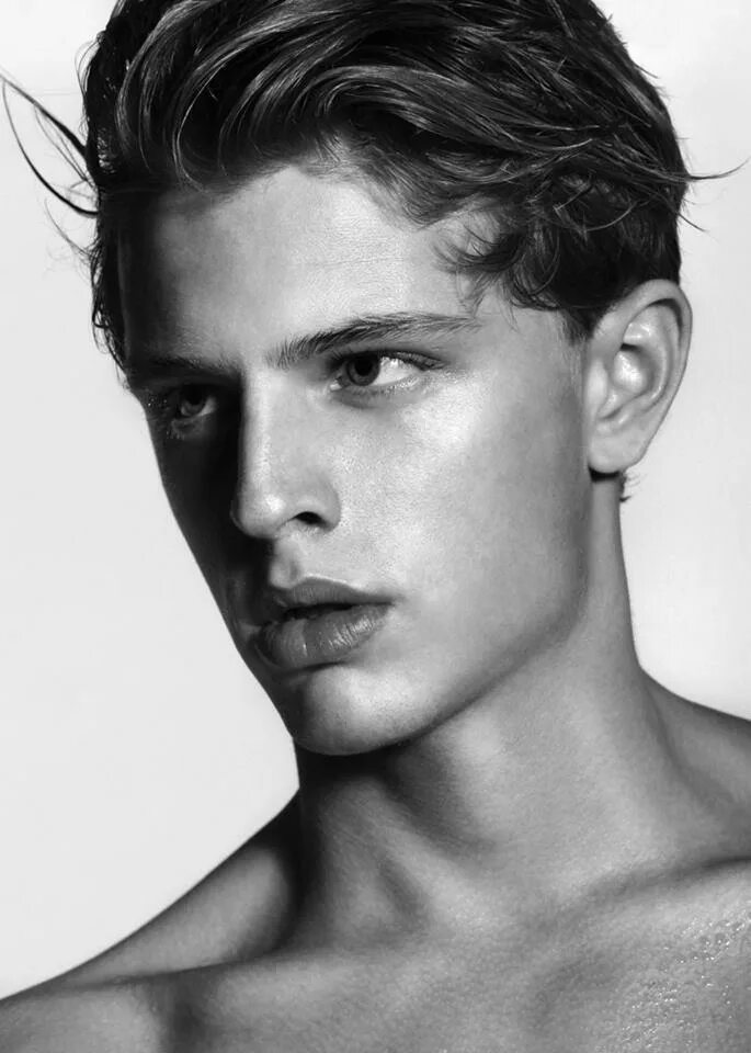 Подростковые стрижки с которыми можно выглядеть серьёзно. Албанская прическа. Мужчина в профиль. Квифф стрижка мужская. Hairstyle mens канадка.