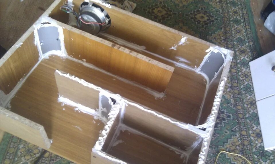 короб для сабвуфера 10 дюймов закрытый зя. как правильно собирать короб. акустика фазоинвертор торнадо. коробка для сабвуфера. самодельный короб для сабвуфера 15 дюймов.