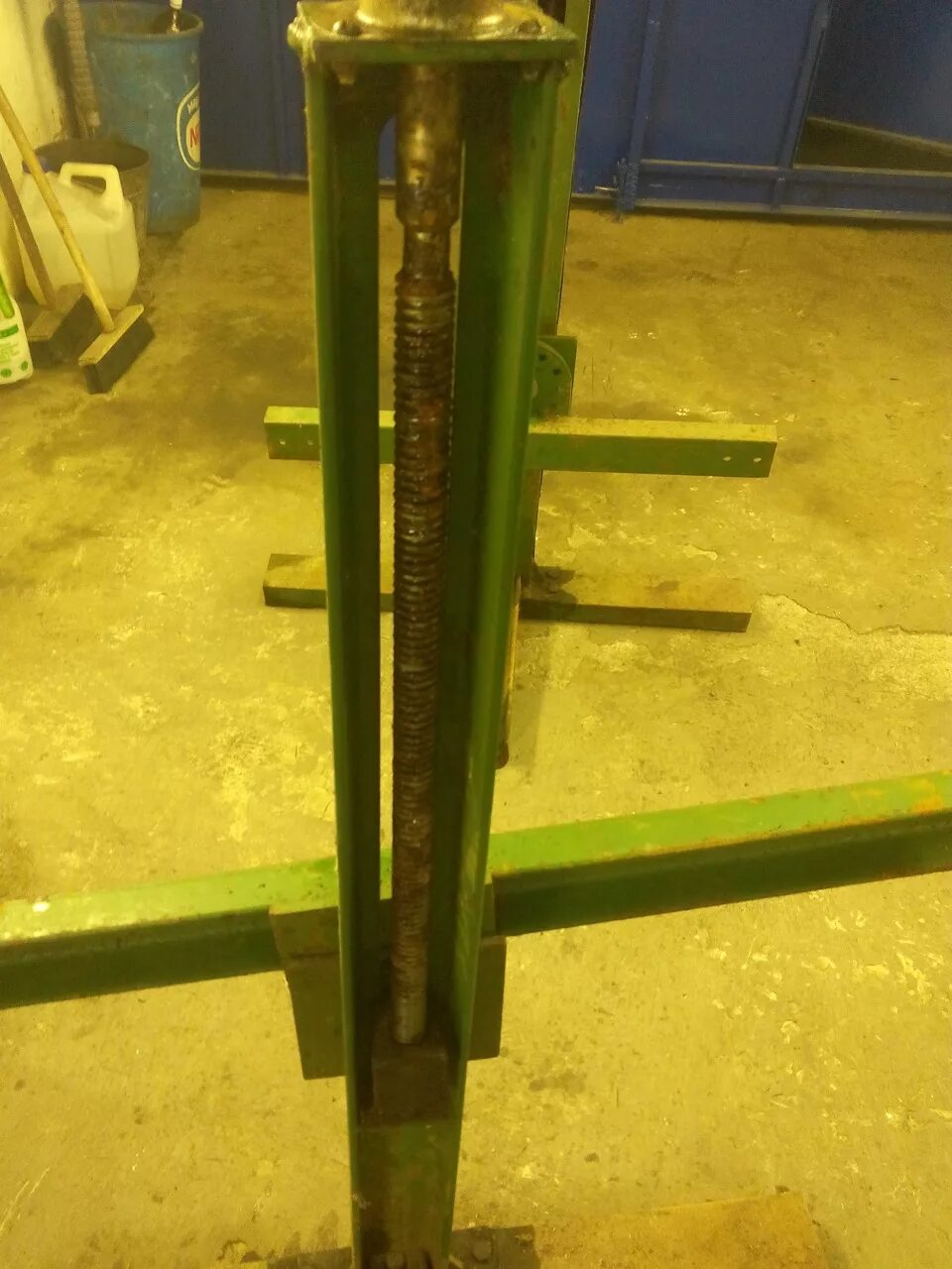 О стрела подъёмник опрокидыватель ту 92-106-0006-87. Подъемник опрокидыватель стрела. Подъемник опрокидыватель на ваз 2107. Подъемник опрокидыватель для 2109. Подъемник опрокидыватель стрела.