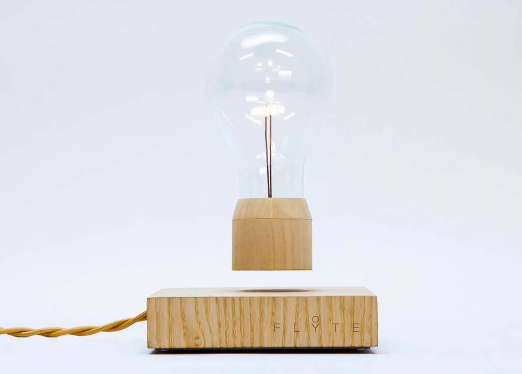 Ручка висящая в воздухе. Светильник с магнитами Levitation Lamp. Flyte левитация. Диамагнитная левитация. Лампа парящая на магните.