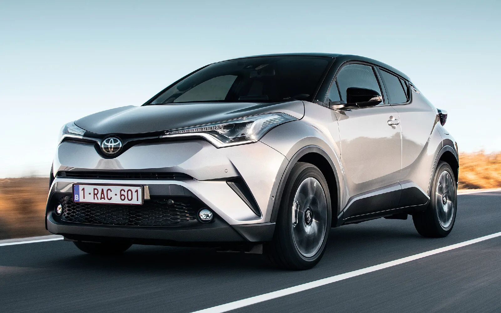 Кроссовер тойота цена. Кроссоверы паркетники Тойота. Toyota c-HR 2016-2019. Тойота кроссовер Модельный ряд 2020. Тойота кроссовер 2016.