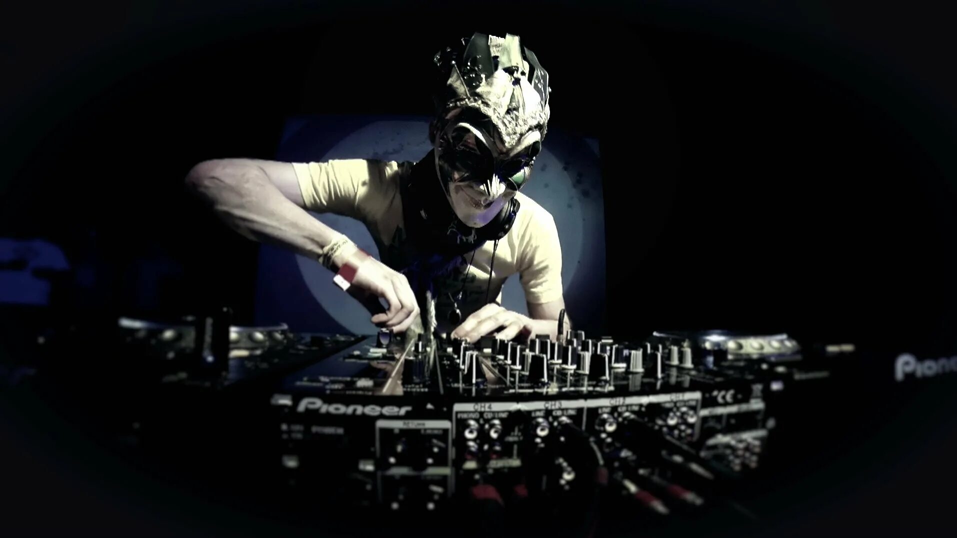 техно инструментал. аппаратура для диджея. транс музыка фото. техно. техно музыка.