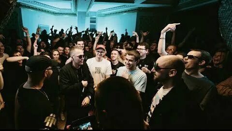 Кубок мц ведущий. Кубок мц диктатор. Рэп батл под бит кубок мц 2 на 2. Кубок мц диктатор. Кубок мц.