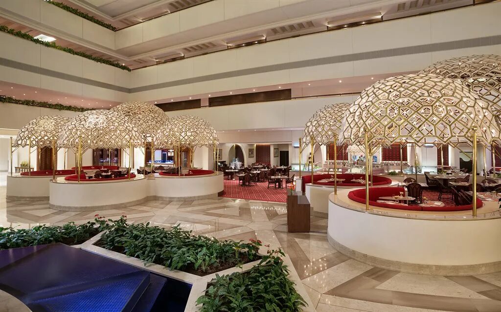 Rixos qetaifan island doha 5. Sheraton Grand Doha Resort Convention. Отель Шератон в Катаре. Sheraton Grand Doha Resort 5*. Шератон Доха Катар.