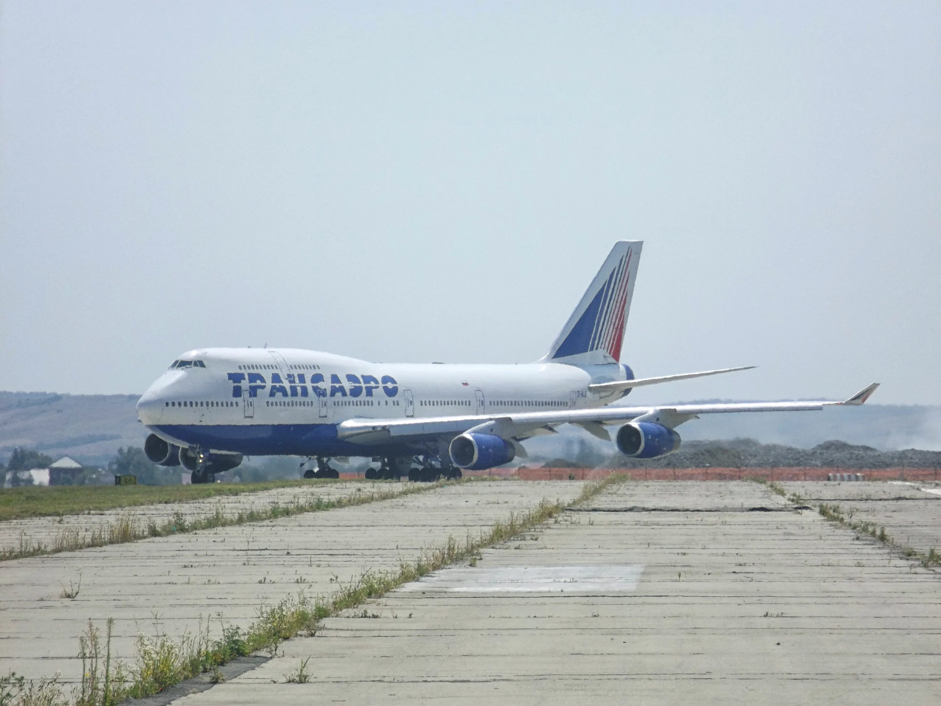 Мин воды авиакомпания. Аэропорт Минеральные воды ВПП. Боинг 747 в Минеральных Водах. Ту-134 КМВ В Минеральных Водах. Аэропорт Лермонтова Минеральные воды Боинг 747-400.