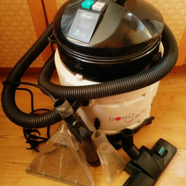 Моющий пылесос пылесос се. Пылесос delonghi моющий.