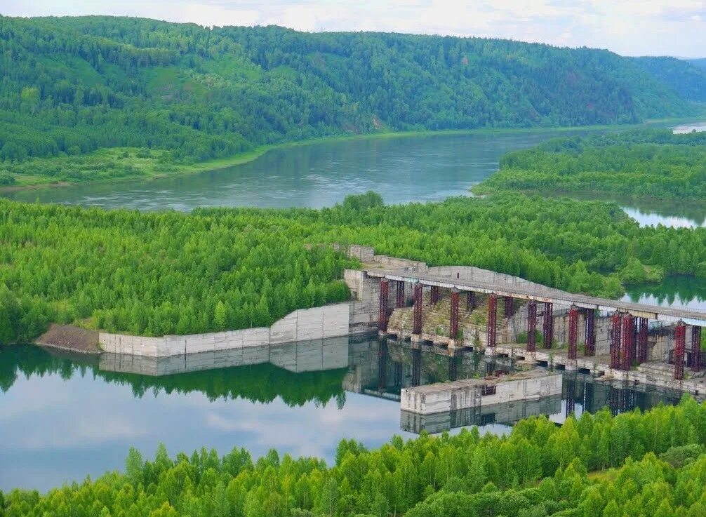 Томская дамба. Крапивинская ГЭС Кемеровская. Крапивинский ГЭС на реке Томь. Крапивинская ГЭС Зеленогорский. Кемеровская область Зеленогорский ГЭС.