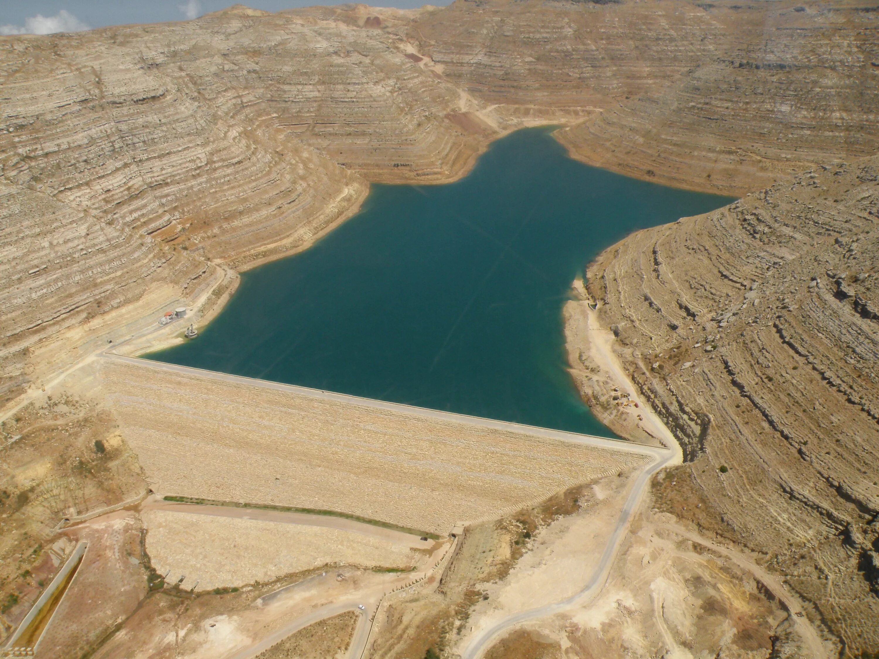 Проект великая река. Великая рукотворная река Ливия. Эль-Джауф Ливия. Эль-Джауф (Саудовская Аравия). Чарвакское водохранилище пирамиды.