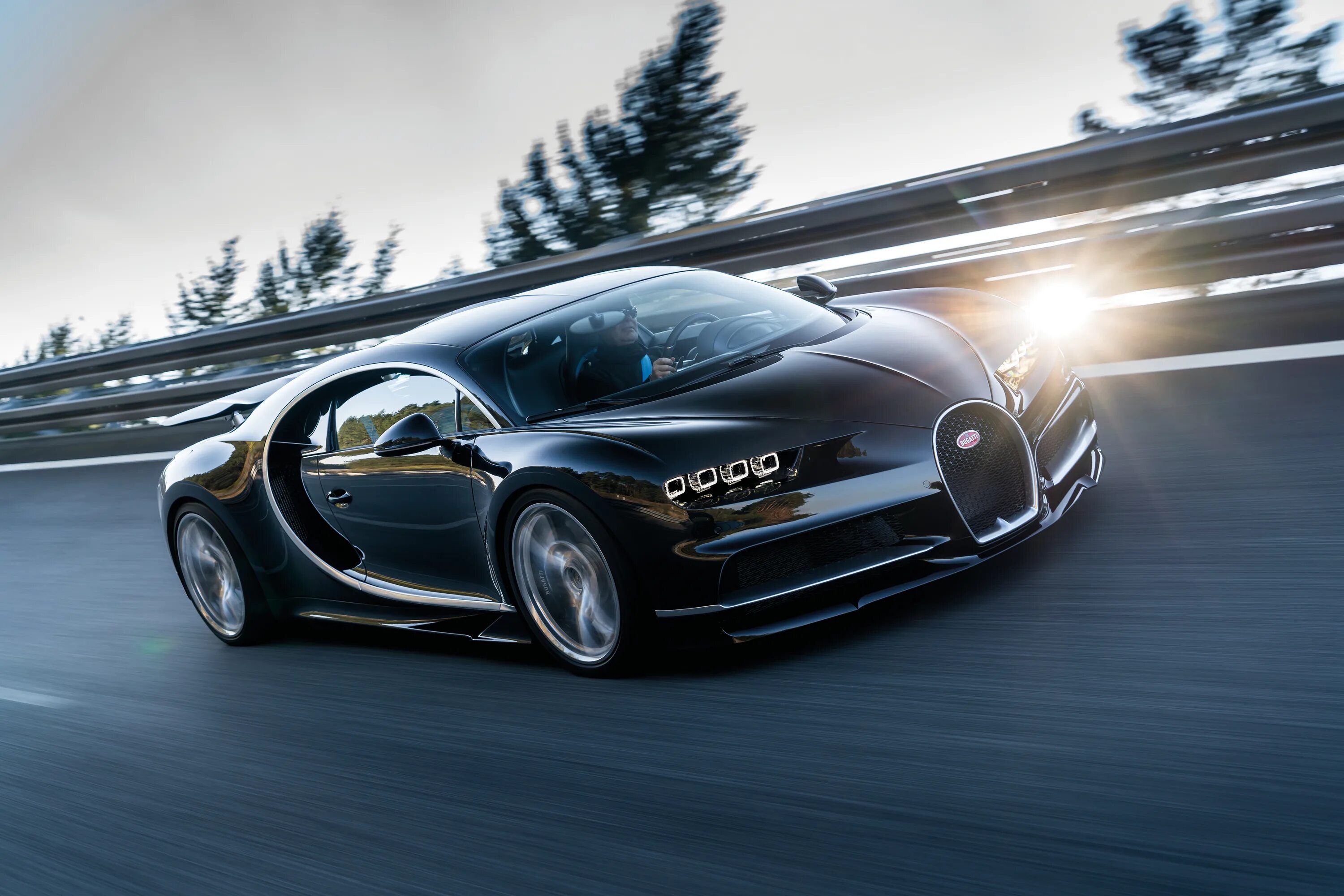 Машина bugatti chiron. Бугатти ЧИРОН. Спорткар Бугатти ЧИРОН. Бугатти Вейрон и ЧИРОН. Суперкар Бугатти Шерон.