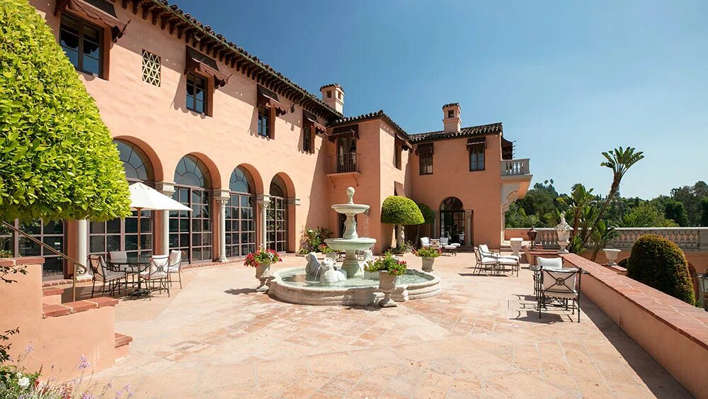 Отец продает дом. Вилла hearst mansion (беверли-хиллз, лос-анджелес). beverly house. беверли-хиллз, калифорния, сша - $135 млн.. особняки в беверли-хиллс. дом херста в беверли хиллз.