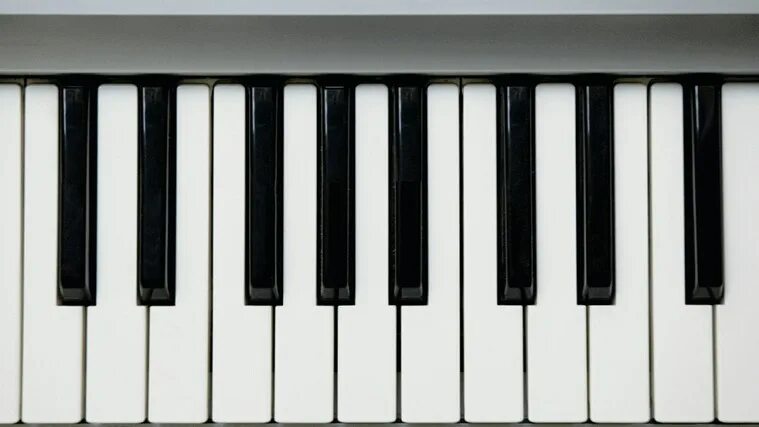 Клавиши пианино. Клавиш пианино. Клавиши рояля. Пианино с тремя клавишами. Фото октав