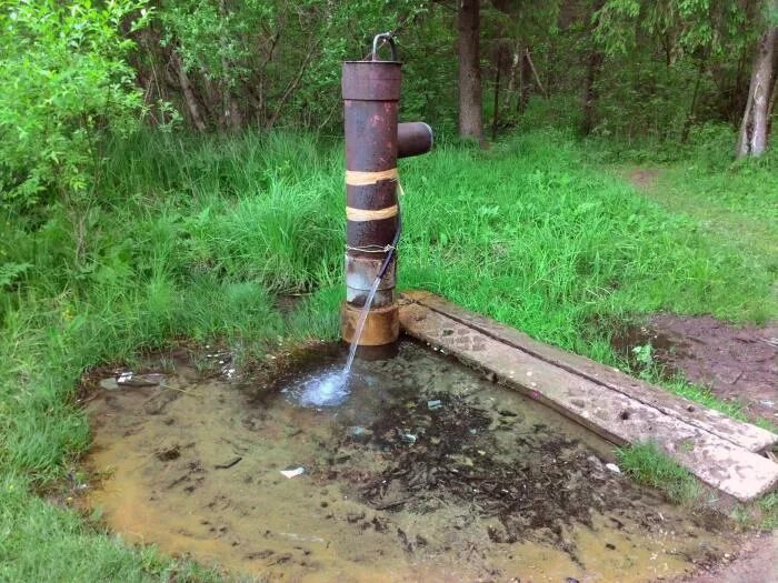 Скважин водозаборов. Ограждение скважины. Скважинный водозабор. Ограждение водозаборной скважины. Водозабор скважина.