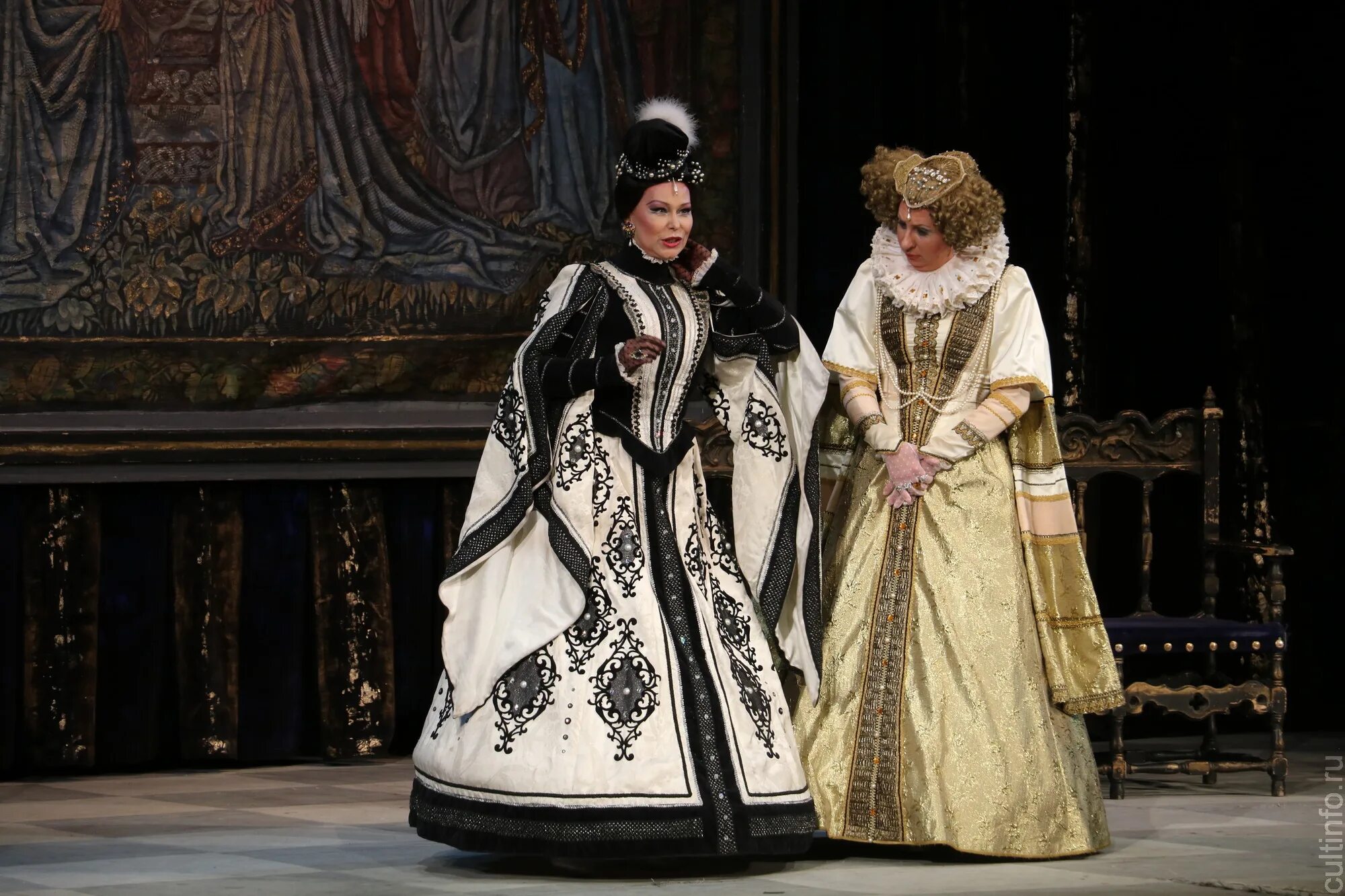 Театр мадридского двора. Тайна мадридского двора спектакль про что?. Тайны мадридского двора спектакль. Строфантин малый театр. Театр мадридского двора.