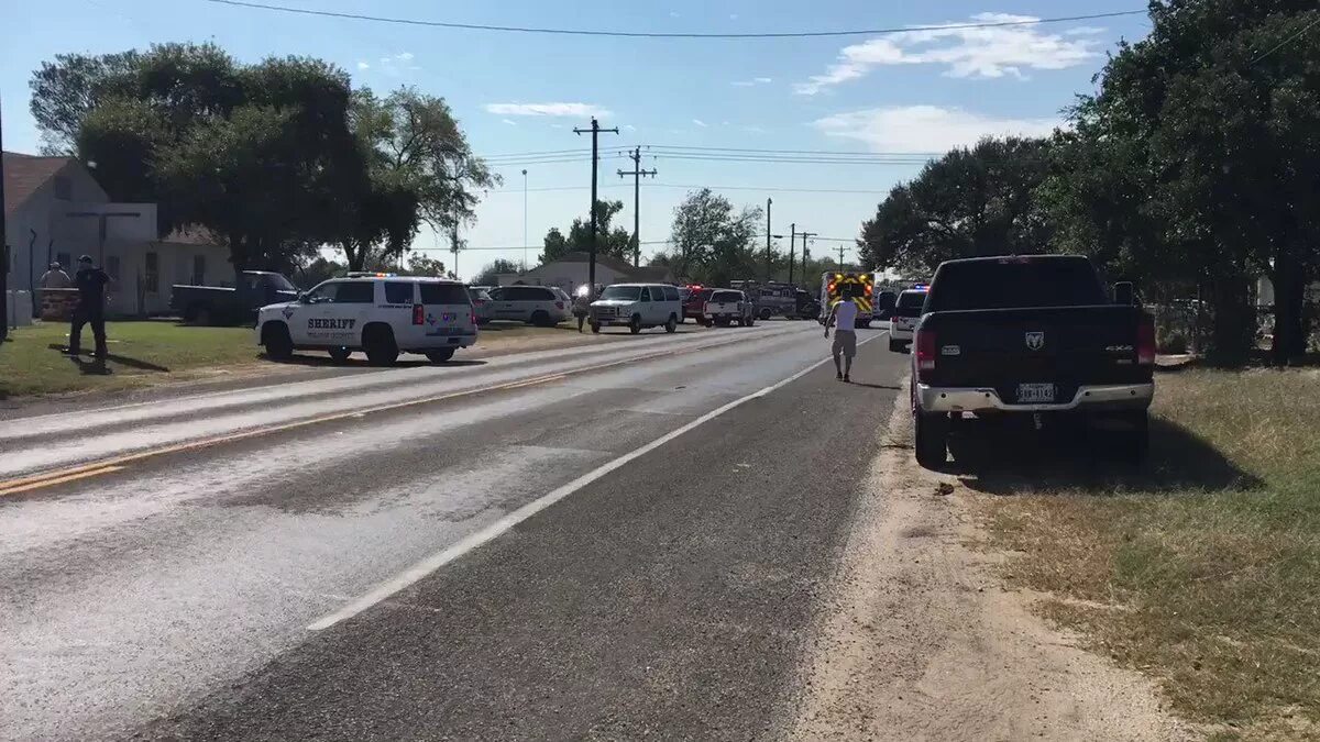 Остин город в техасе. Крупные автомобильные катастрофы. Лгбт в америке. Стрельба в техасе. Остин столица техаса.