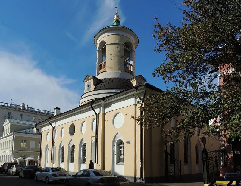 Церковь архангела гавриила меншикова башня. Церковь федора стратилата в москве. Архангельский переулок 7. Архангельский пер 15а. Церковь феодора стратилата архитектор.