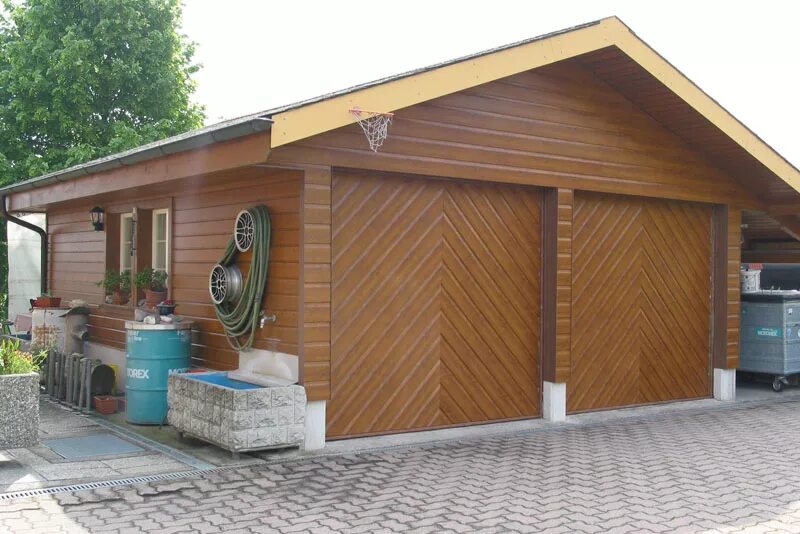 Гараж в ипотеку можно. Деревянный гараж. Каркасный гараж. Щитовой гараж. Красивый деревянный гараж.