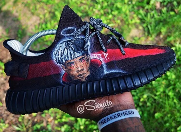 Иди буст. Кастом на Yeezy Boost. XXXTENTACION Yeezy Boost. XXXTENTACION кроссовки. Кастомные Yeezy Foam.