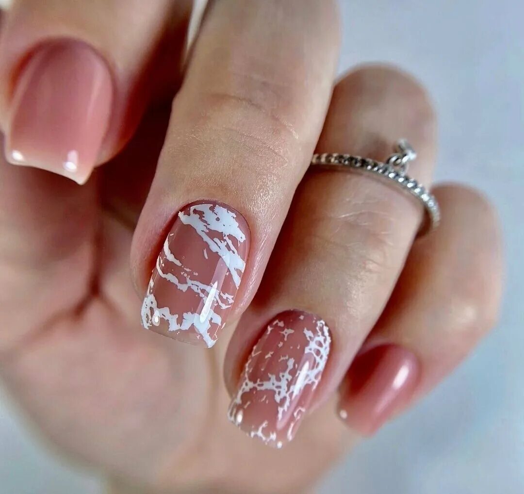 новогодний дизайн ногтей. ногти дизайн новинки зима 2023. ногти дизайн новинки зима 2023. зимний маникюр. ногти дизайн новинки зима 2023.