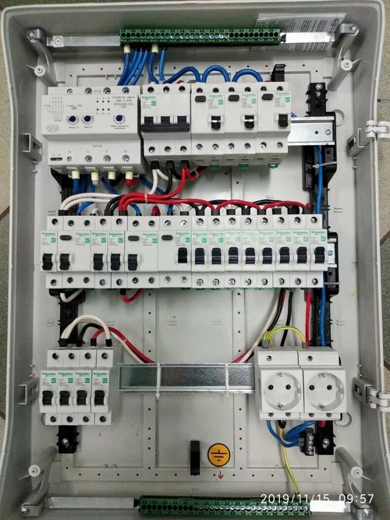 Электрощит 15 КВТ 380в. Распределительный щит на 380 15 КВТ. Монтаж щитка распределительного 380 15квт. Распред щит 380 вольт.