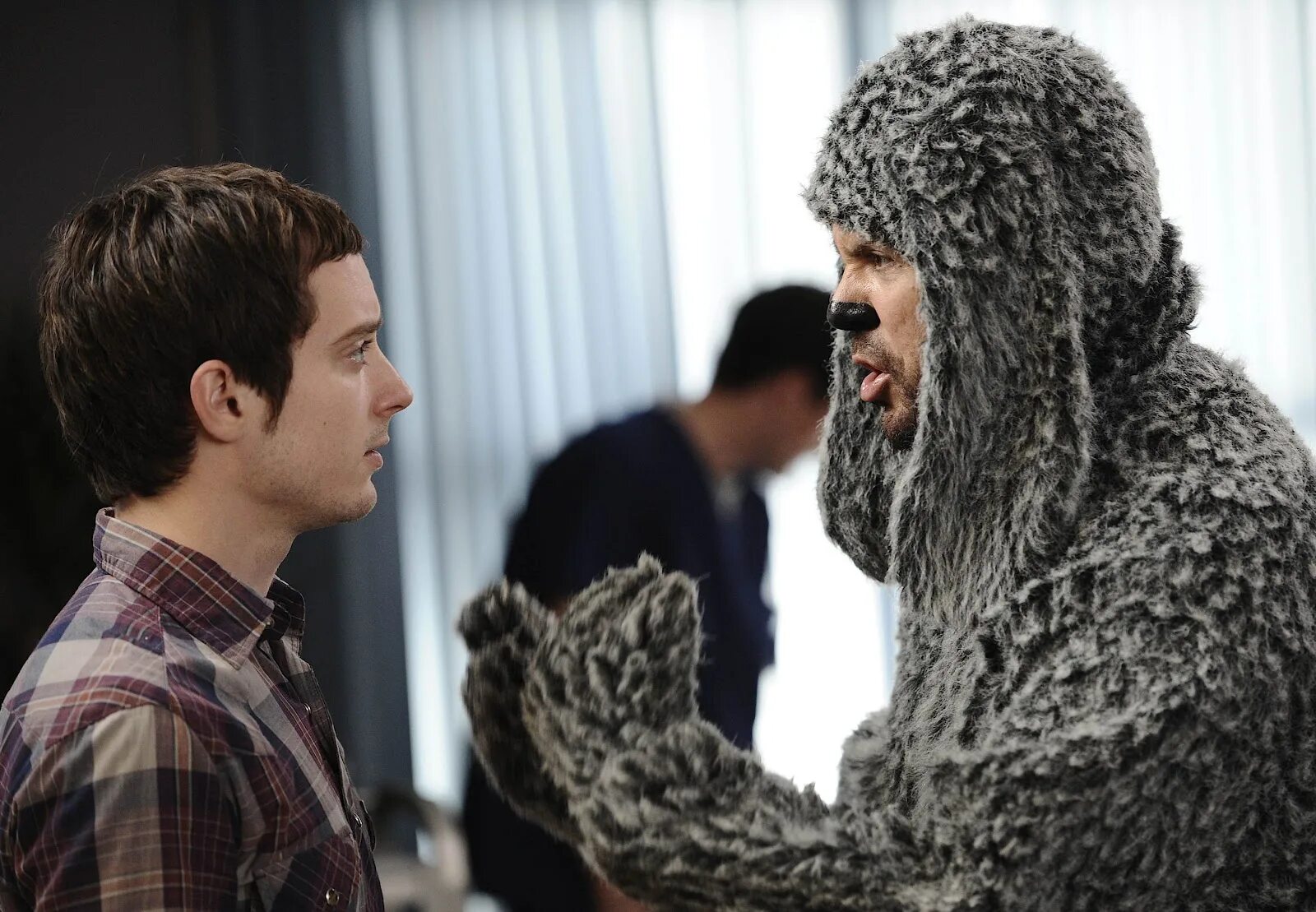 Уилфред элайджа вуд. Элайджа вуд уилфред кадры. Вилфред. Вилфред. Вилфред.