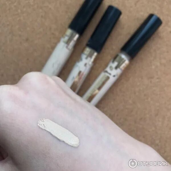 Светоотражающие корректоры. Консилер арт визаж 101. Консилер арт визаж оттенки. Корректор-консилер clair paese. Bobbi brown skin concealer stick.